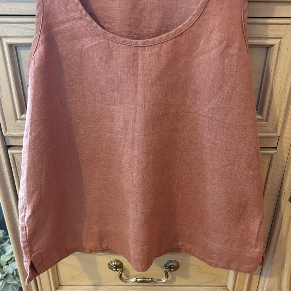 Beaton Sleeveless Tank - Picture 4 of 8